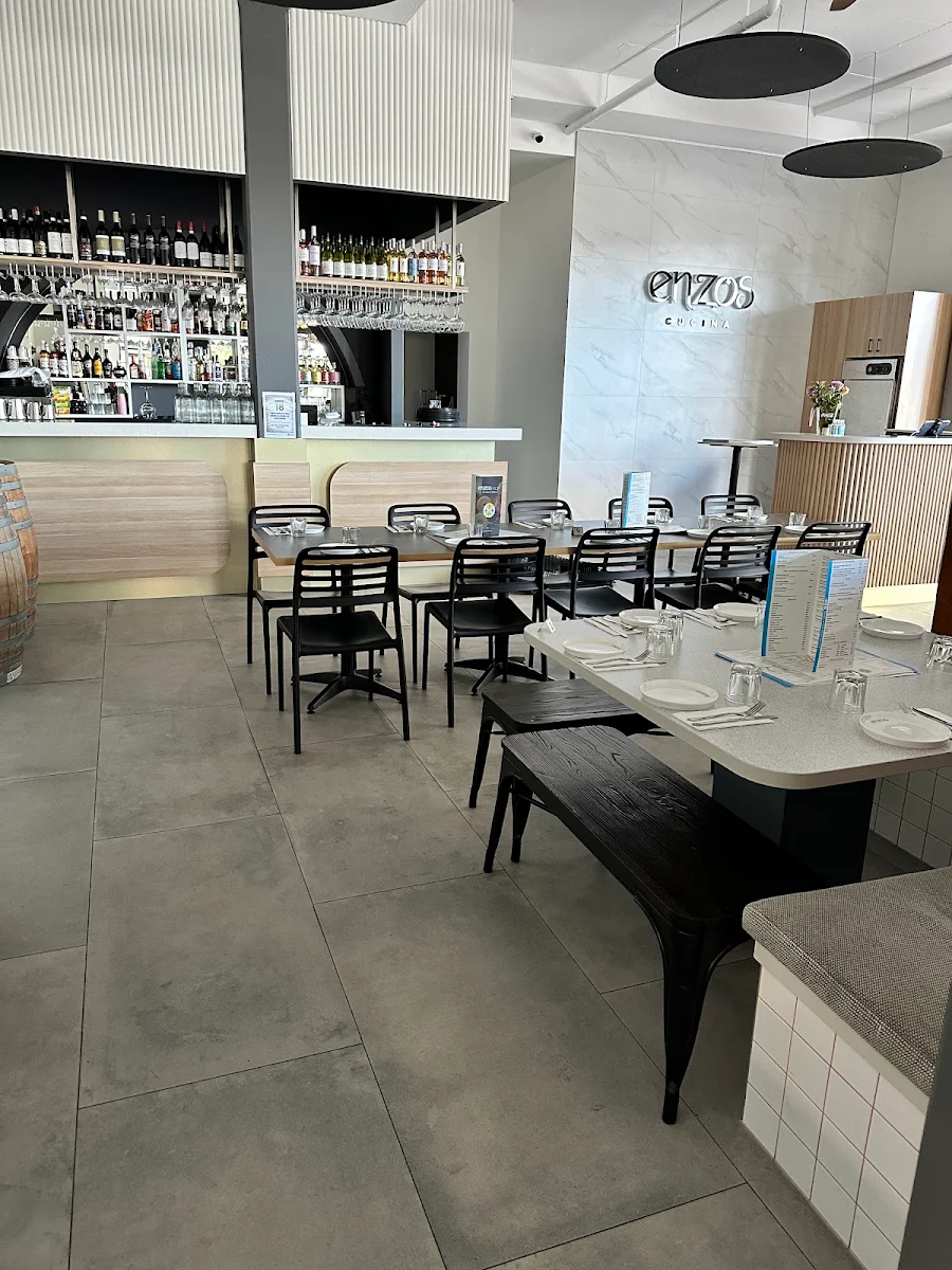 Vibe, Enzos Cucina Coomera