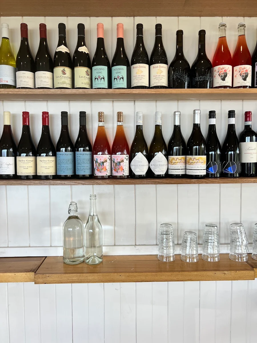 Vibe, Arlo Wine Bar