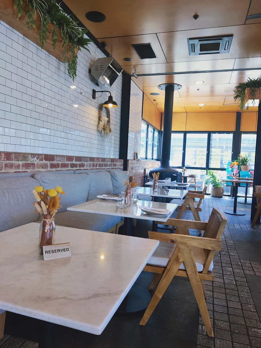 Vibe, Mr.Nick's Kitchen & Coffee Bar