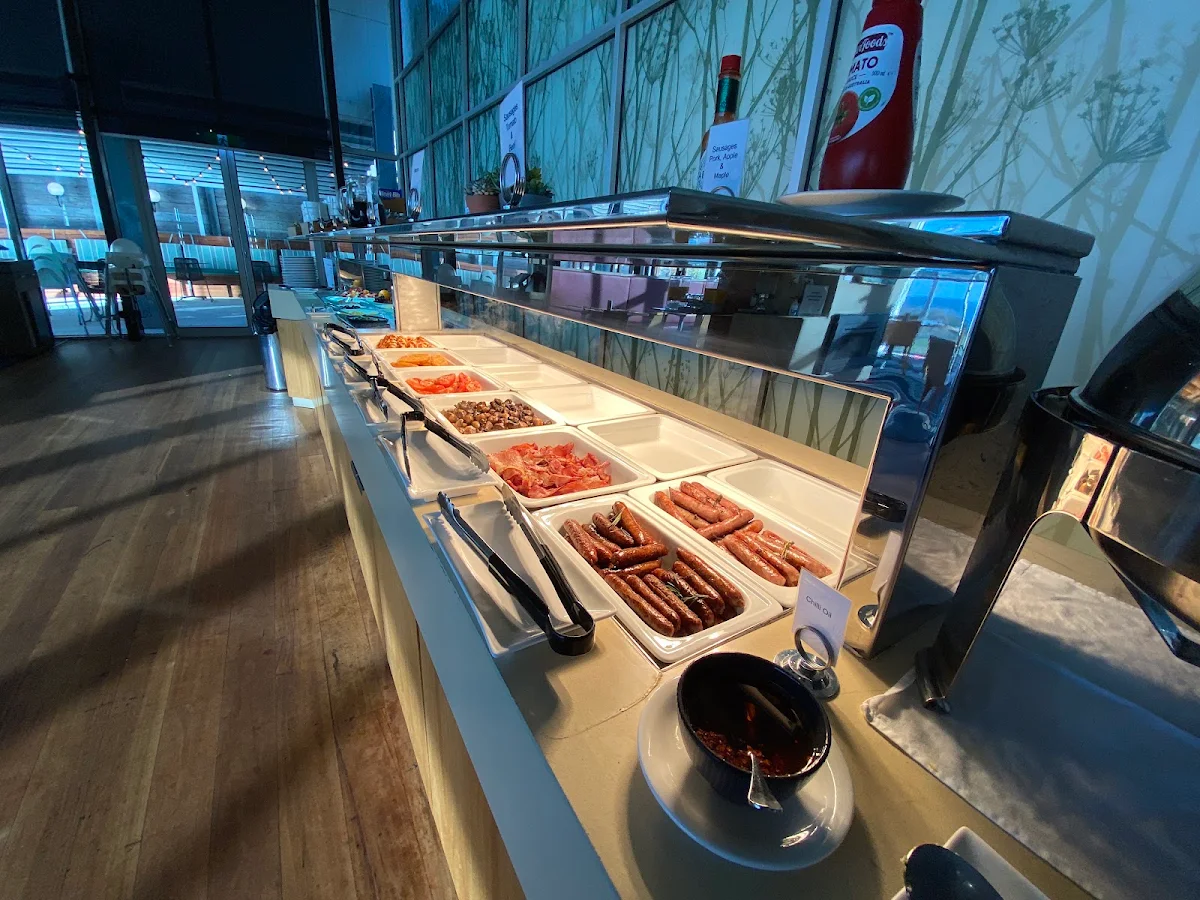 Vibe, Radius Restaurant