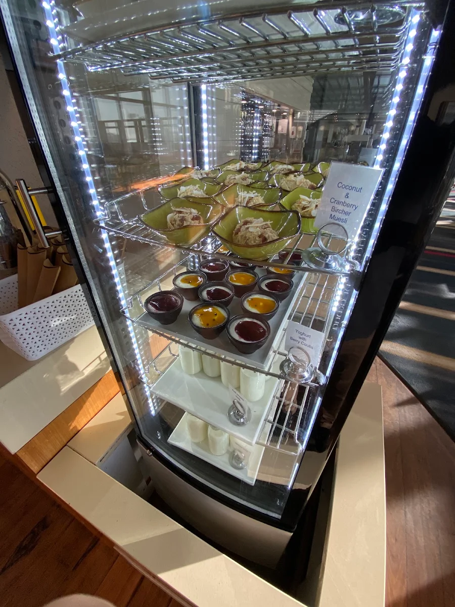 Vibe, Radius Restaurant
