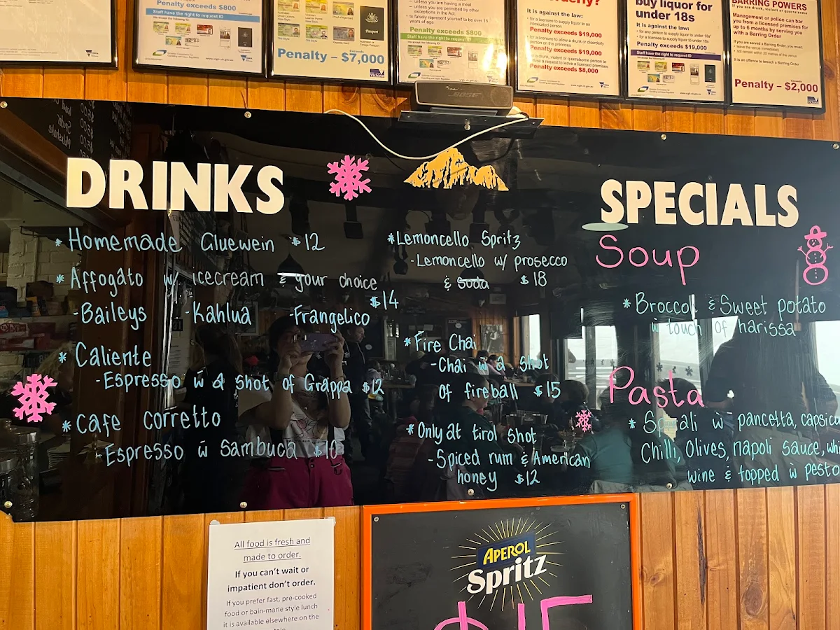 Menu, Tirol Café