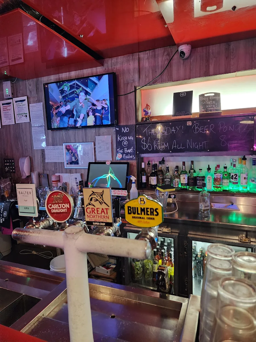 Vibe, Red Eye Bar