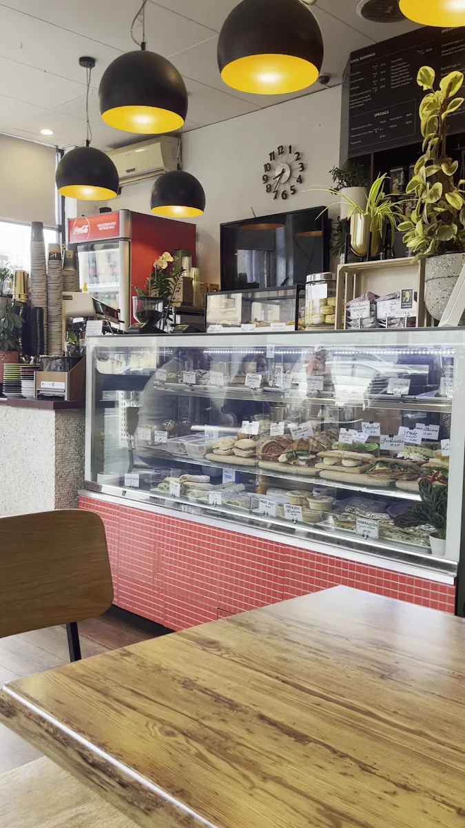 Vibe, The Victoria Lounge Cafe & Sandwich Bar.