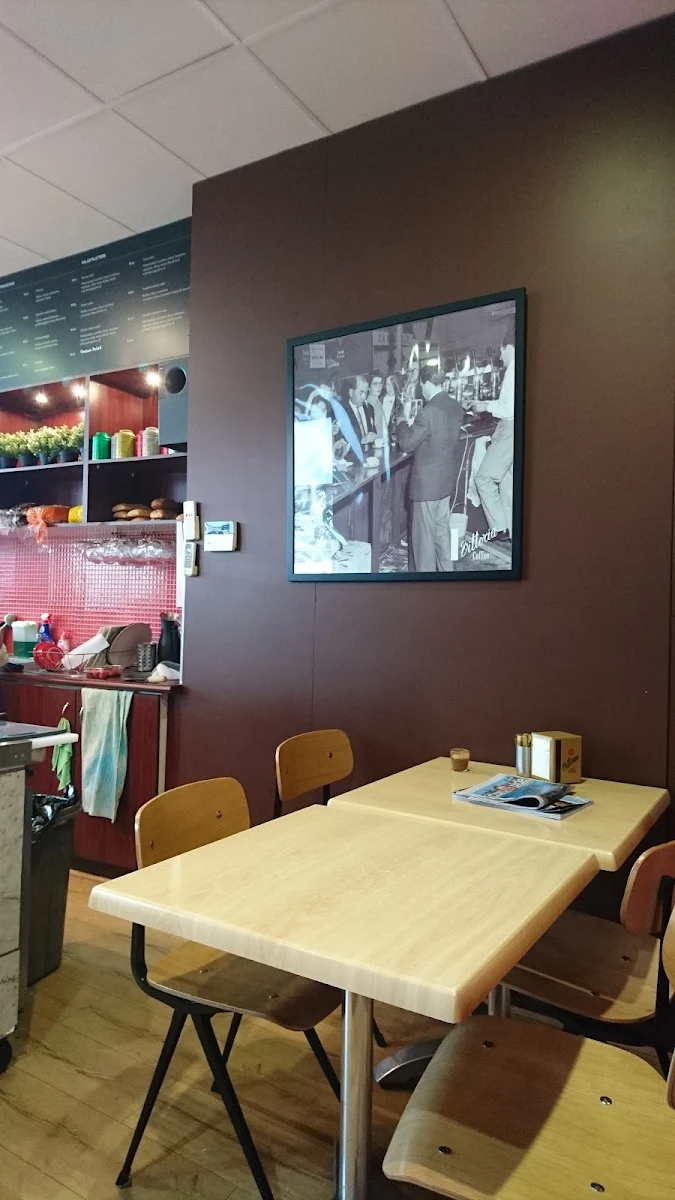 Vibe, The Victoria Lounge Cafe & Sandwich Bar.