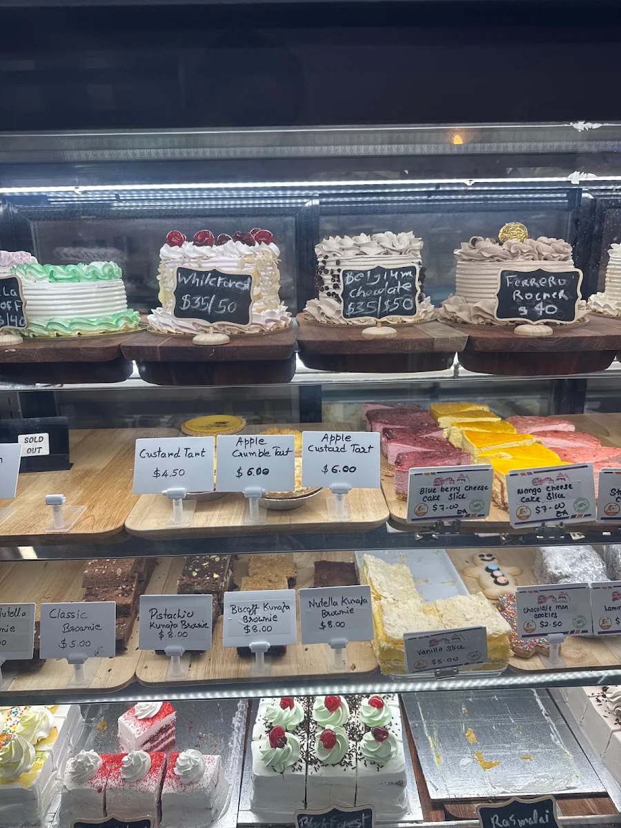 Menu, Creative Cakes & Bakes