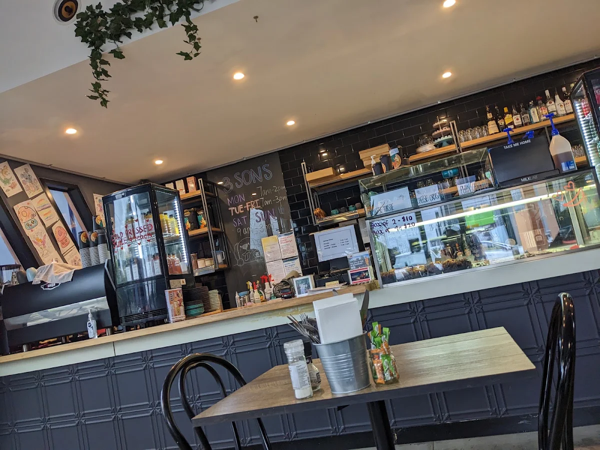 Vibe, 3 Sons Cafe