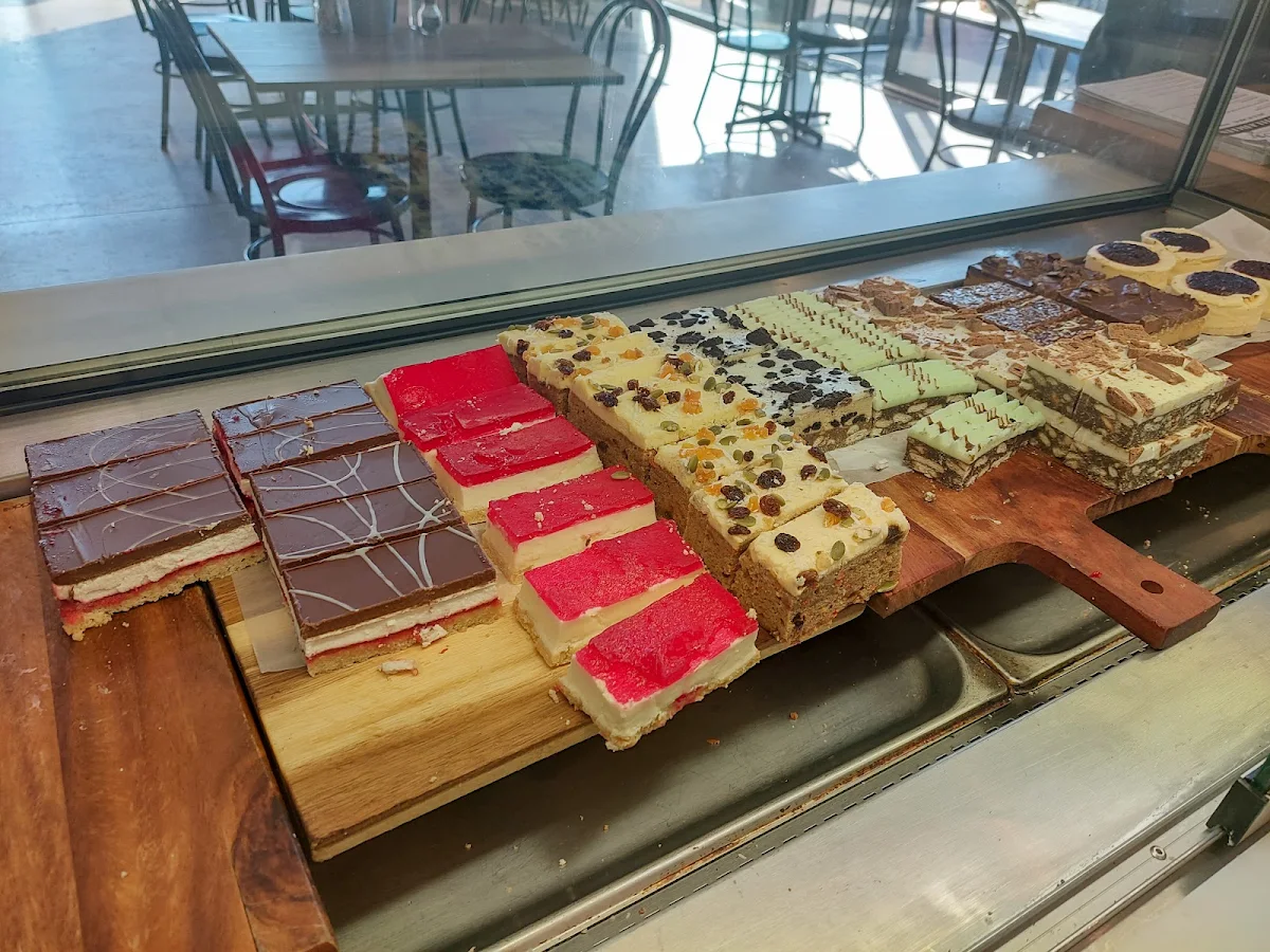 Vibe, 3 Sons Cafe