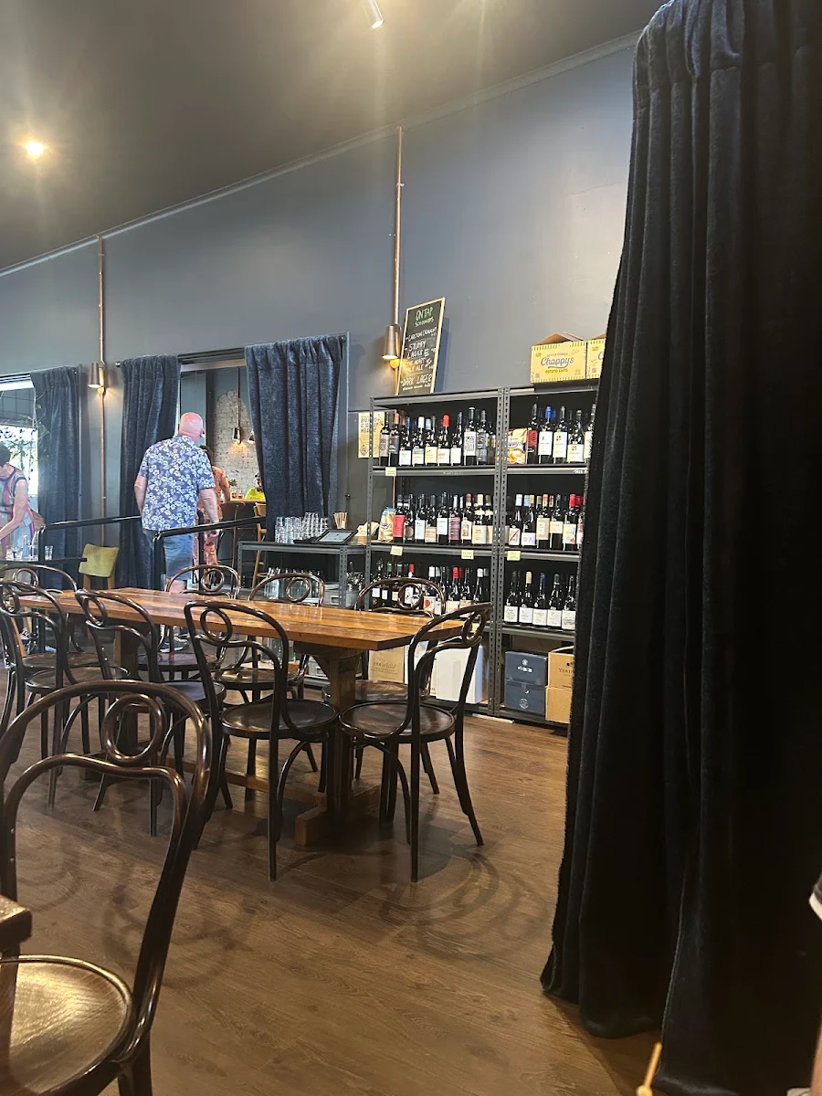 Vibe, Bar Nearby