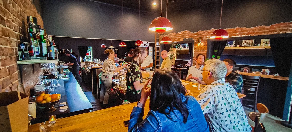 Vibe, Bar Nearby
