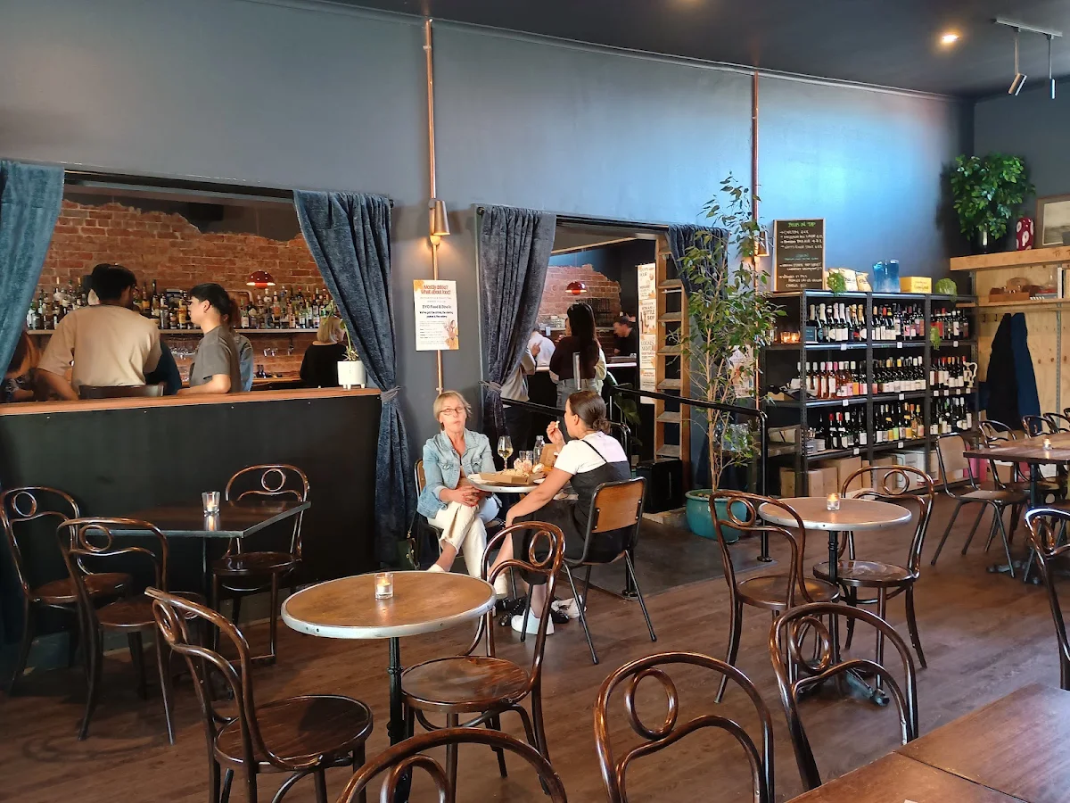 Vibe, Bar Nearby