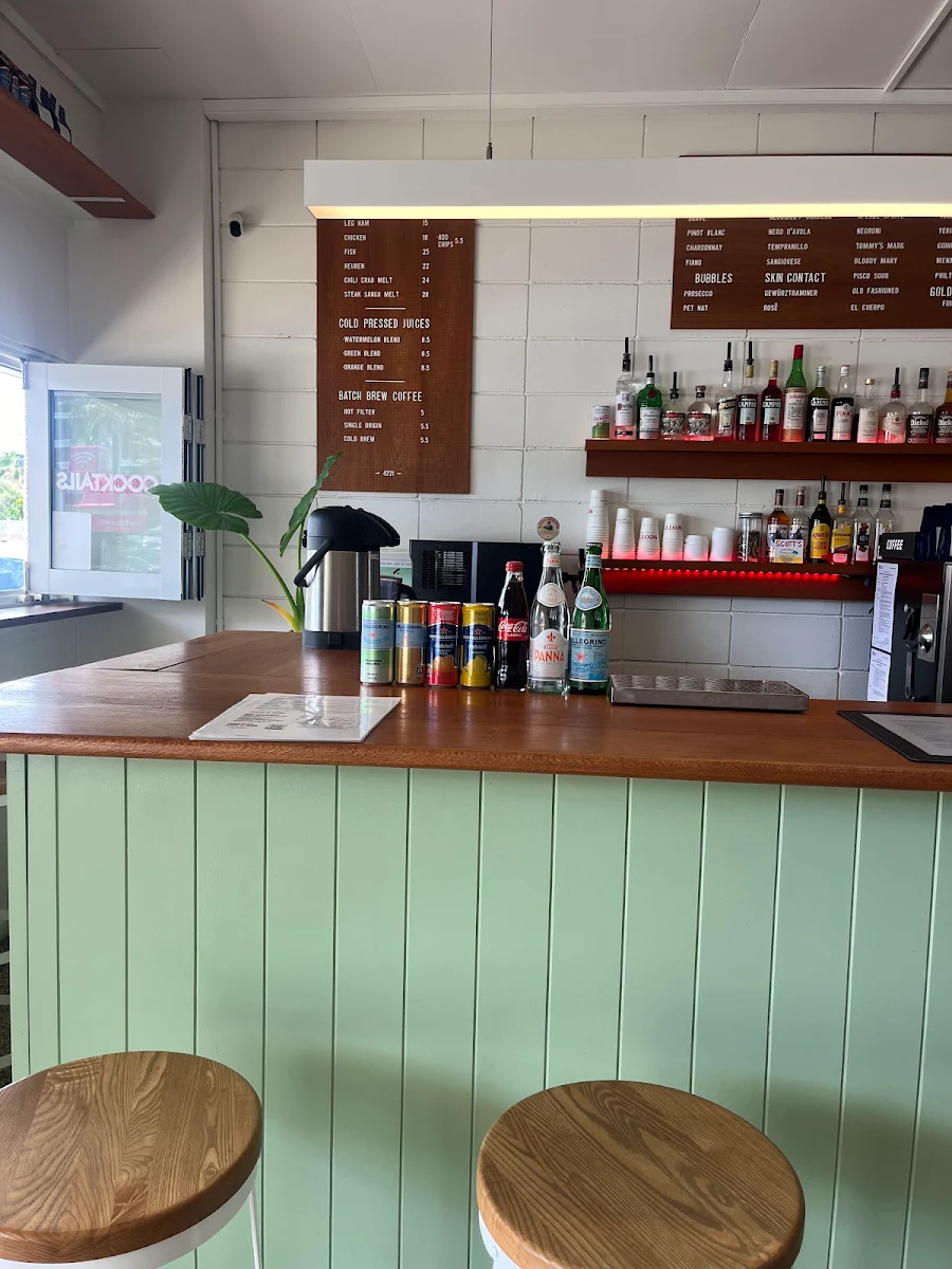 Vibe, Scott's Luncheonette & Bar