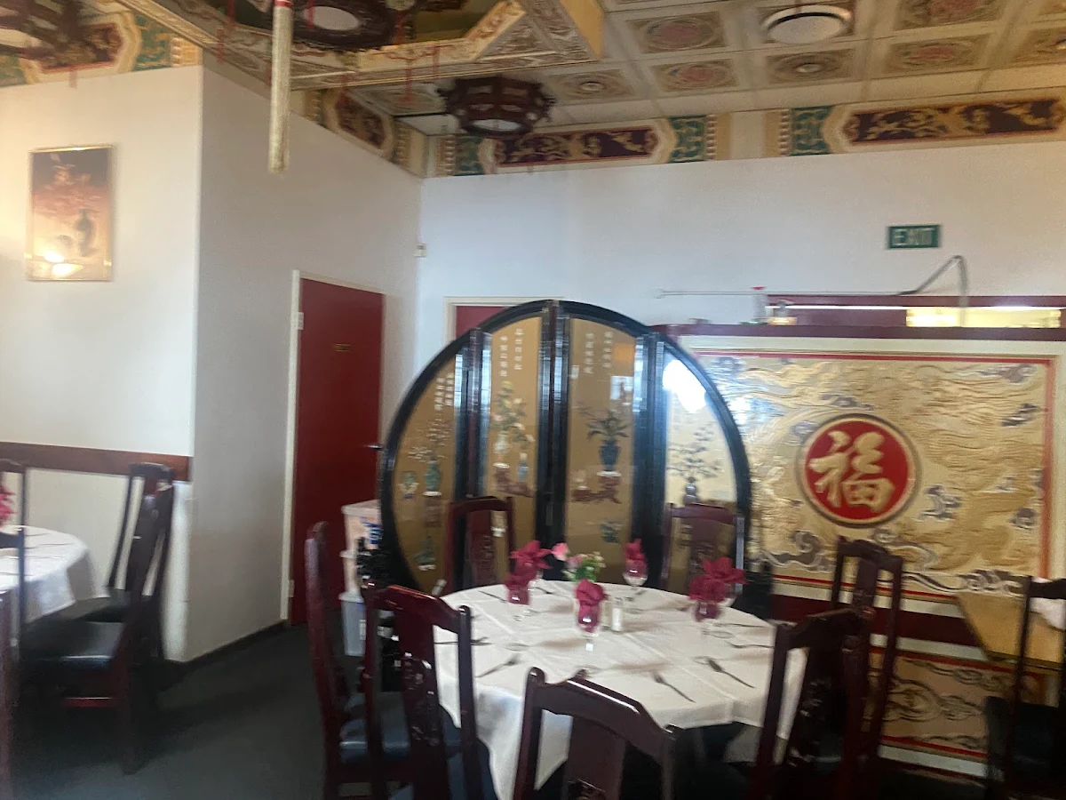 Vibe, Swan Lake Chinese Restaurant