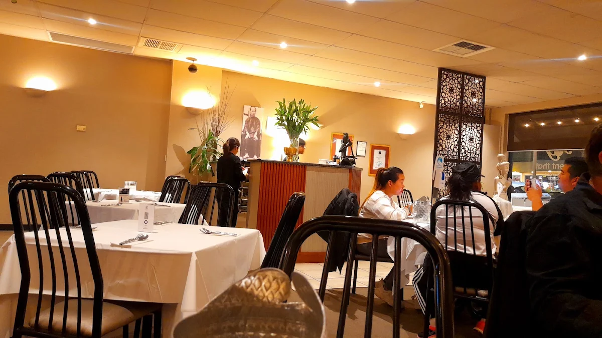 Vibe, Regent Thai