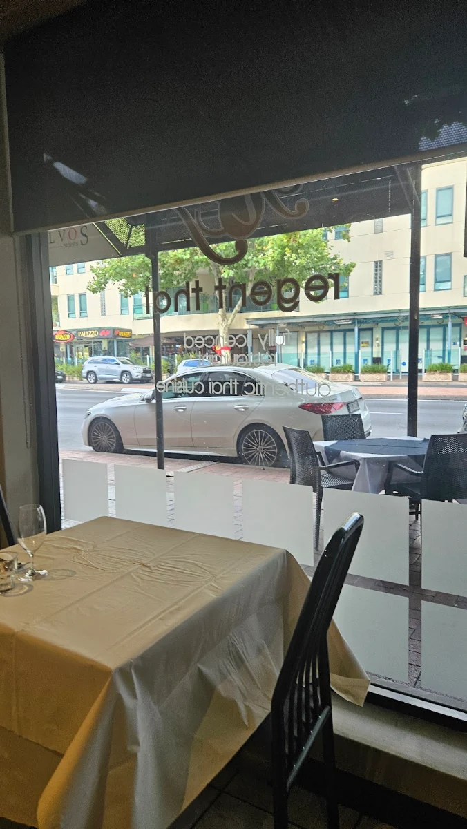 Vibe, Regent Thai