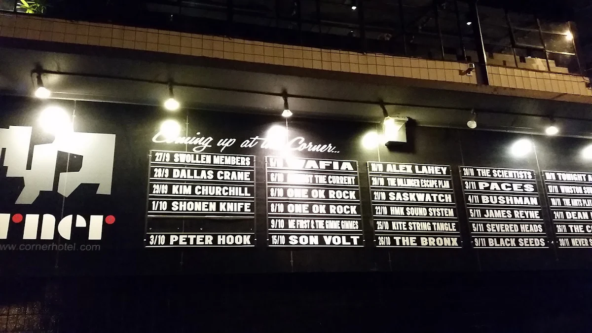 Menu, Corner Hotel