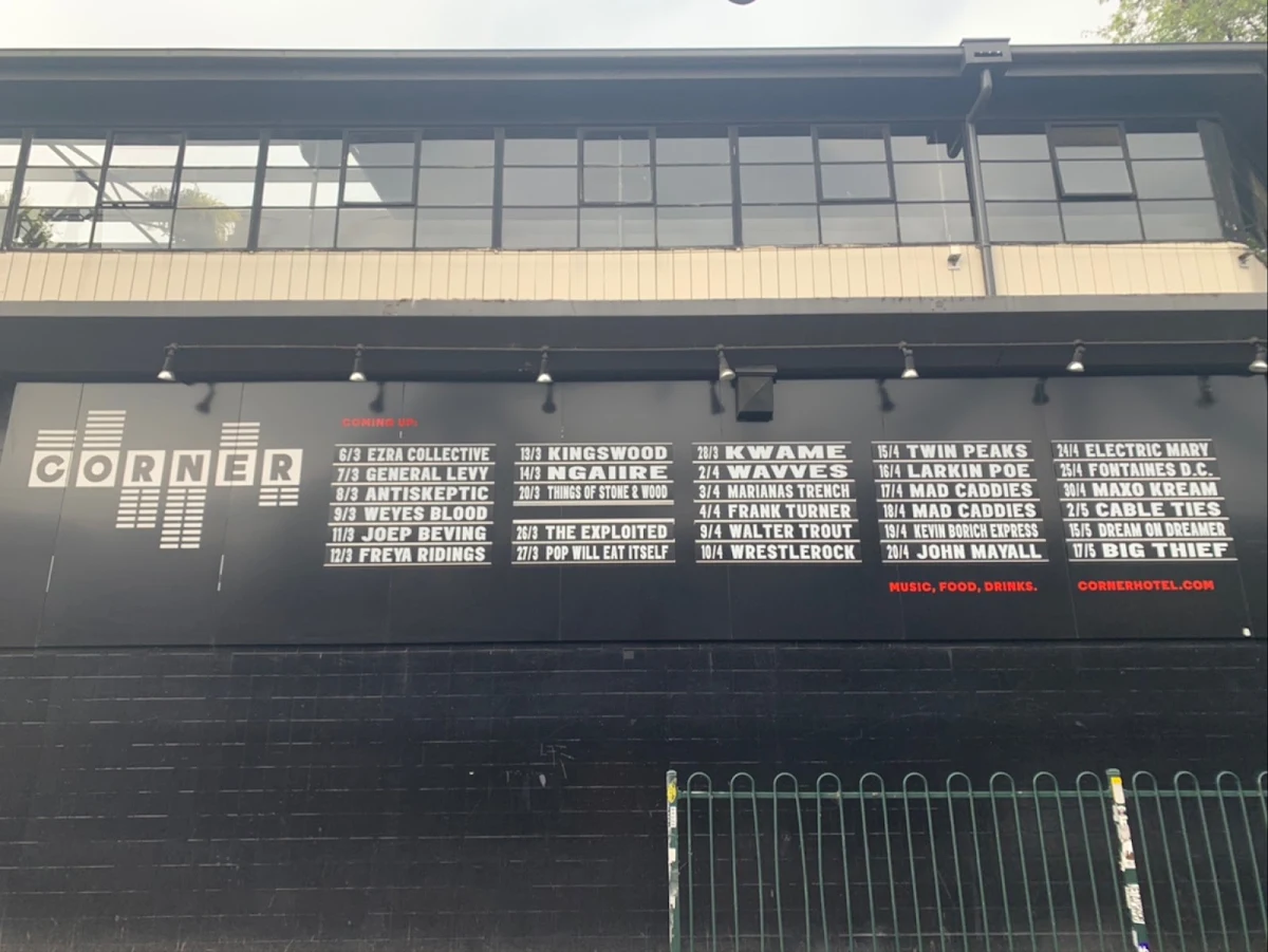 Menu, Corner Hotel