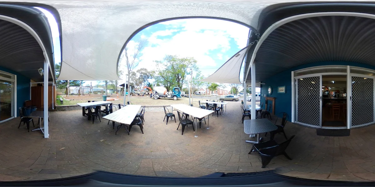 Vibe, Cafe Nundle on the Park