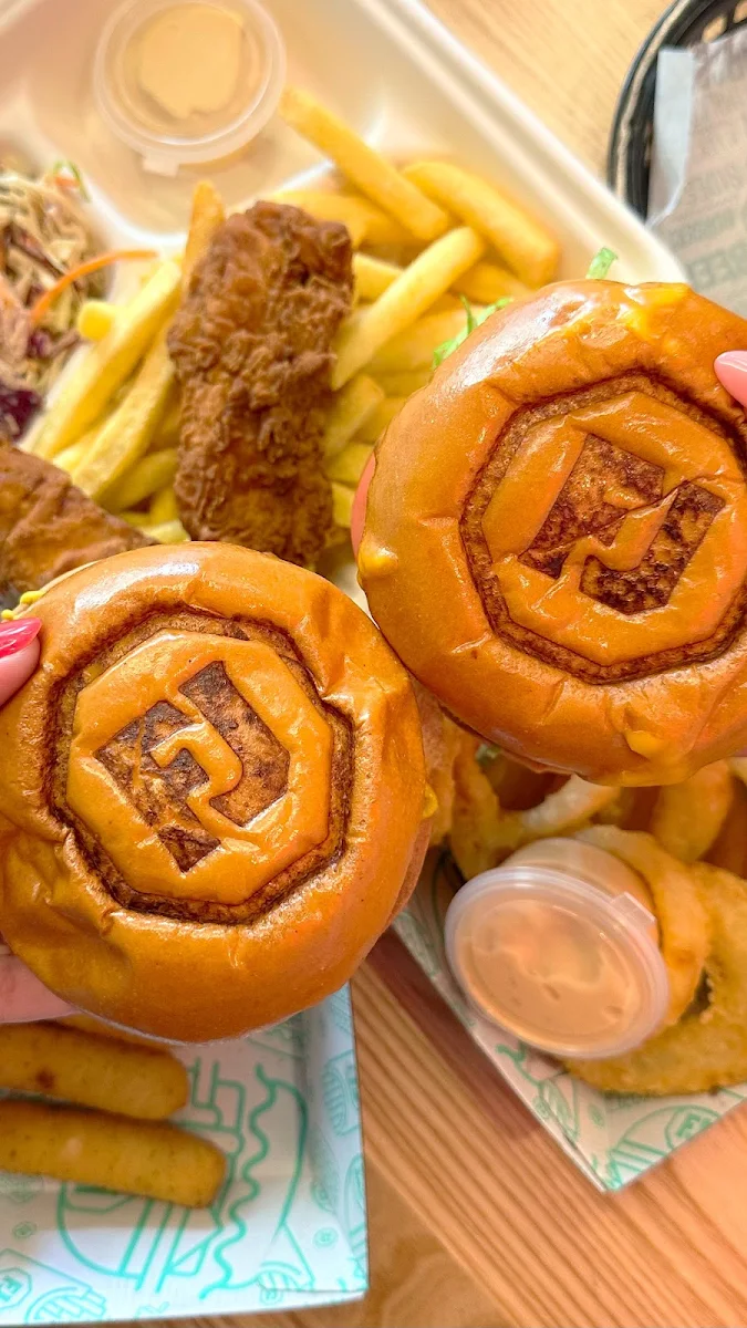 Food & drink, FAT JAK'S / GET CLUCK'D MERRYLANDS