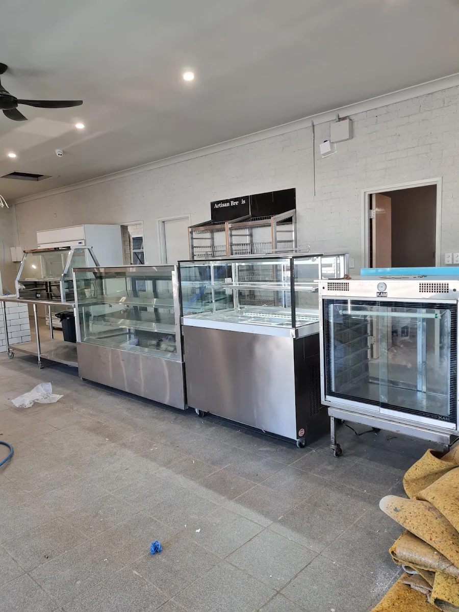 Vibe, Annie's Country Bakery