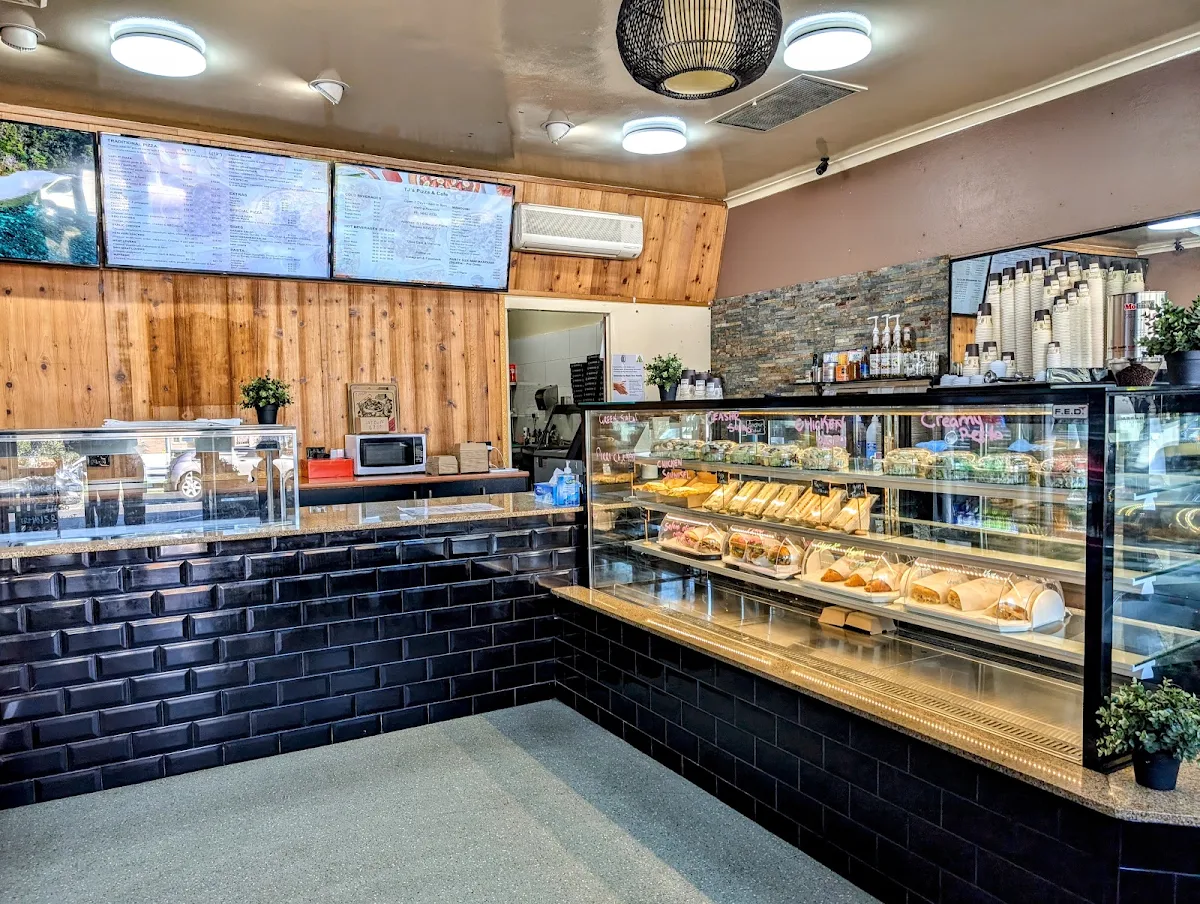 Vibe, TJ’s Pizza