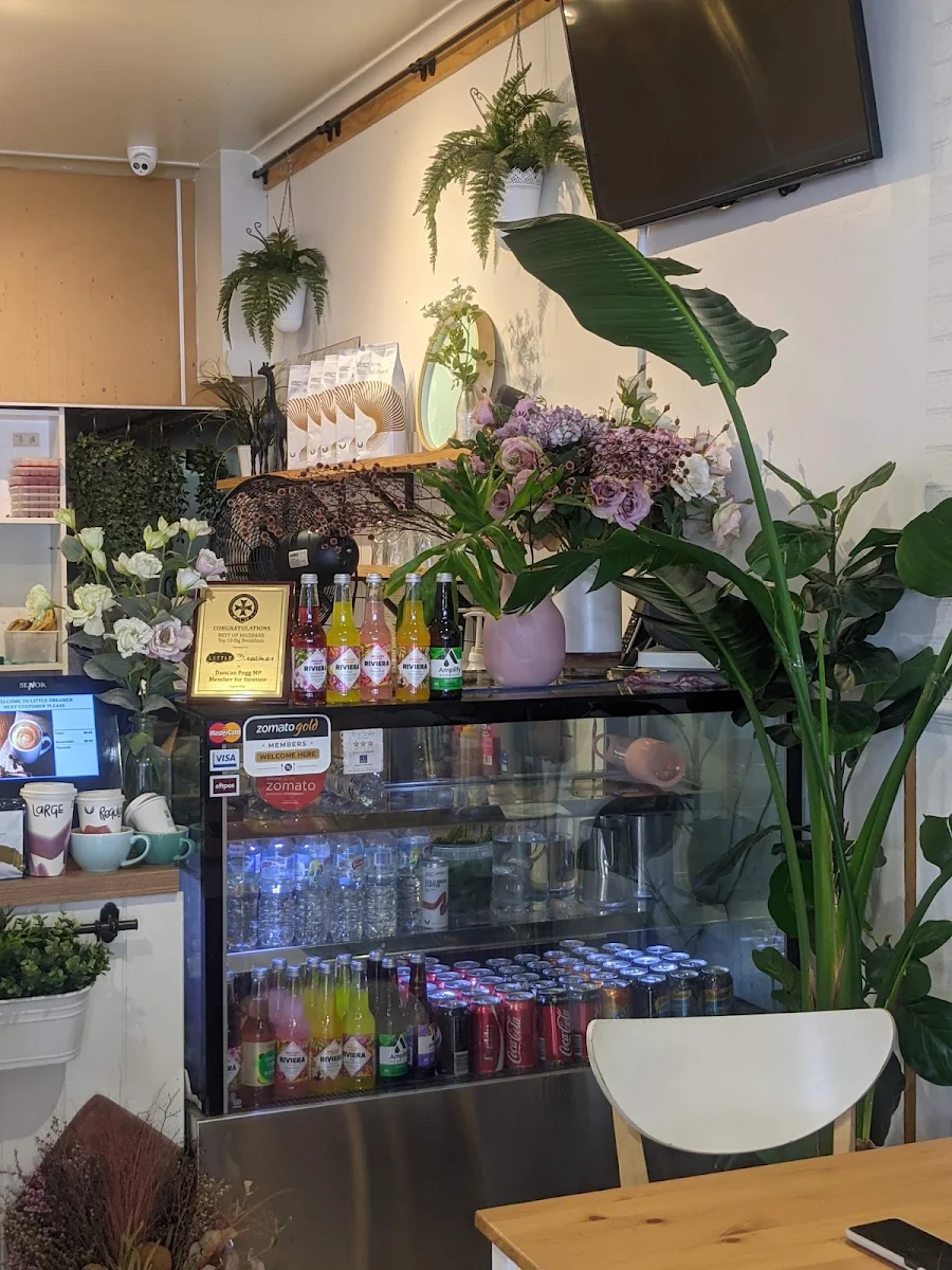 Vibe, Little Dreamer Cafe