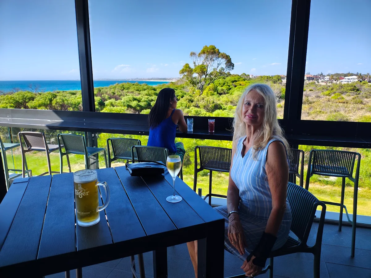 Vibe, Hillarys Beach Club