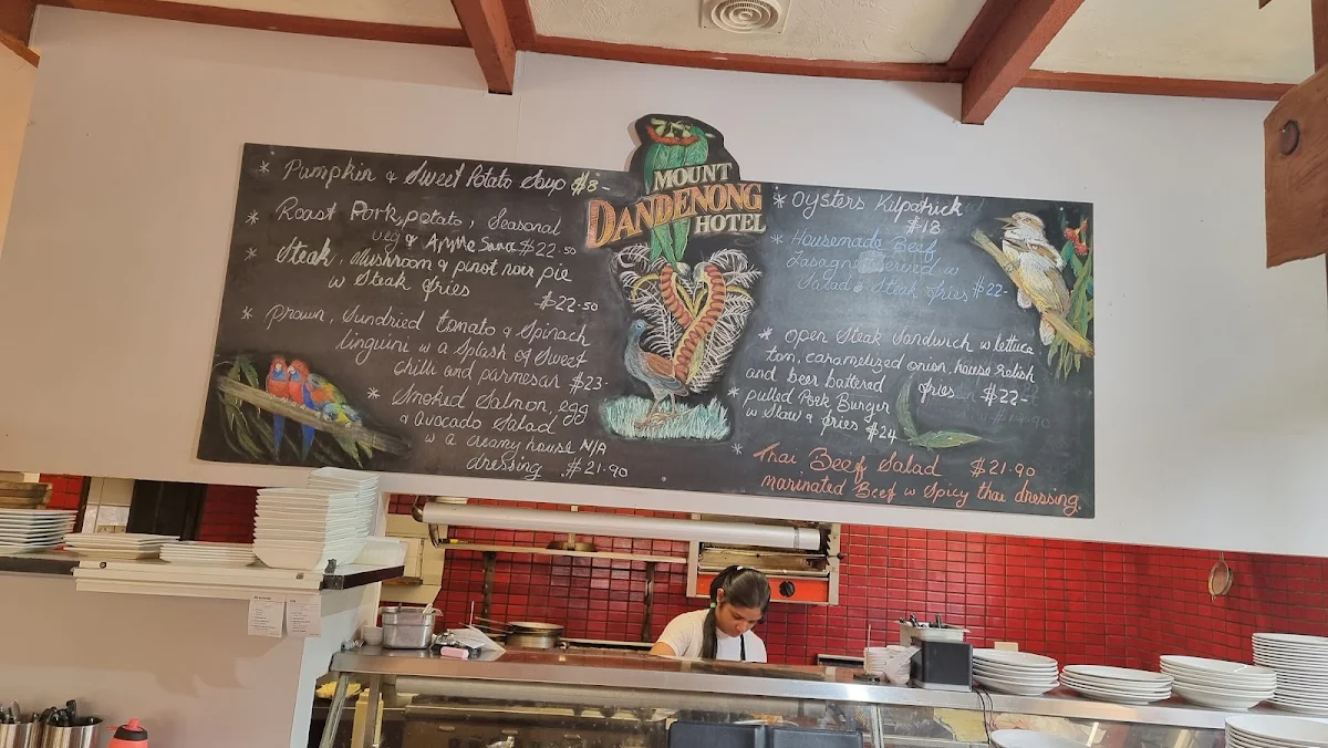 Menu, Mount Dandenong Hotel