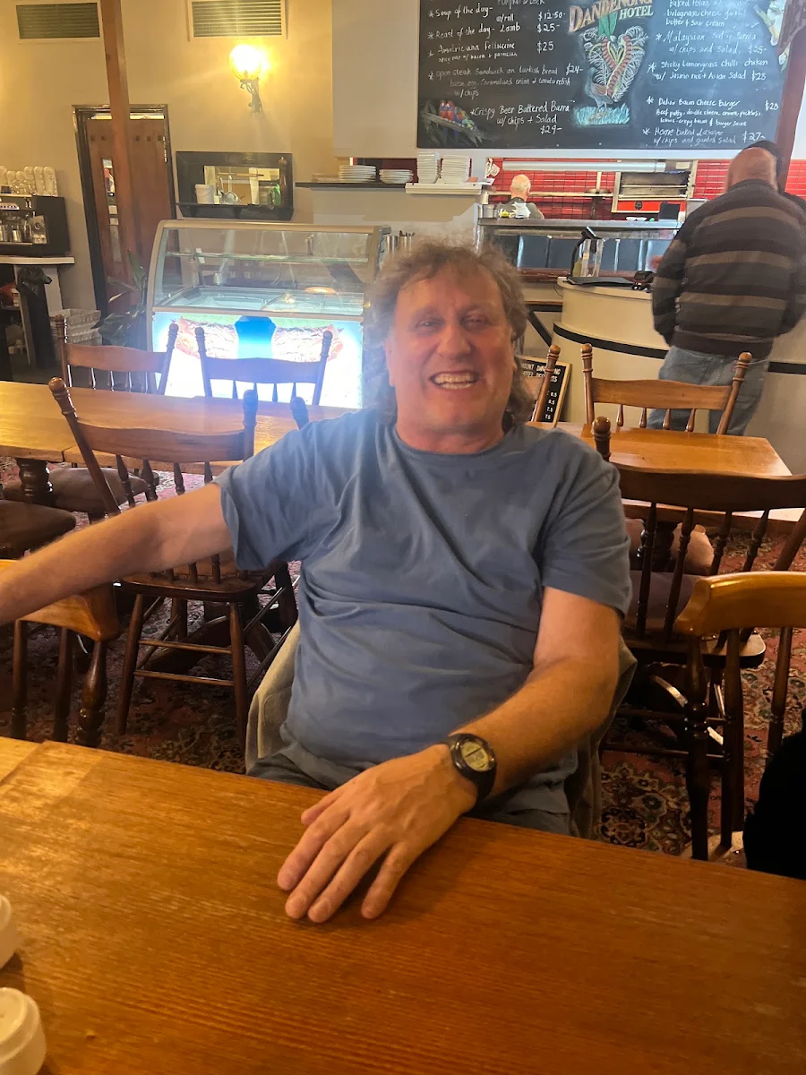 Vibe, Mount Dandenong Hotel
