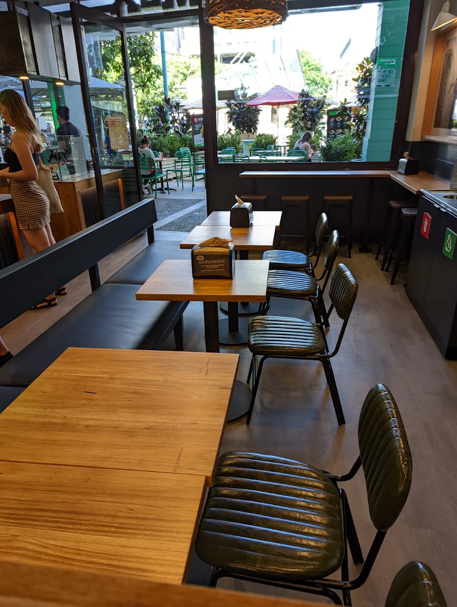 Vibe, Mad Mex Maroubra