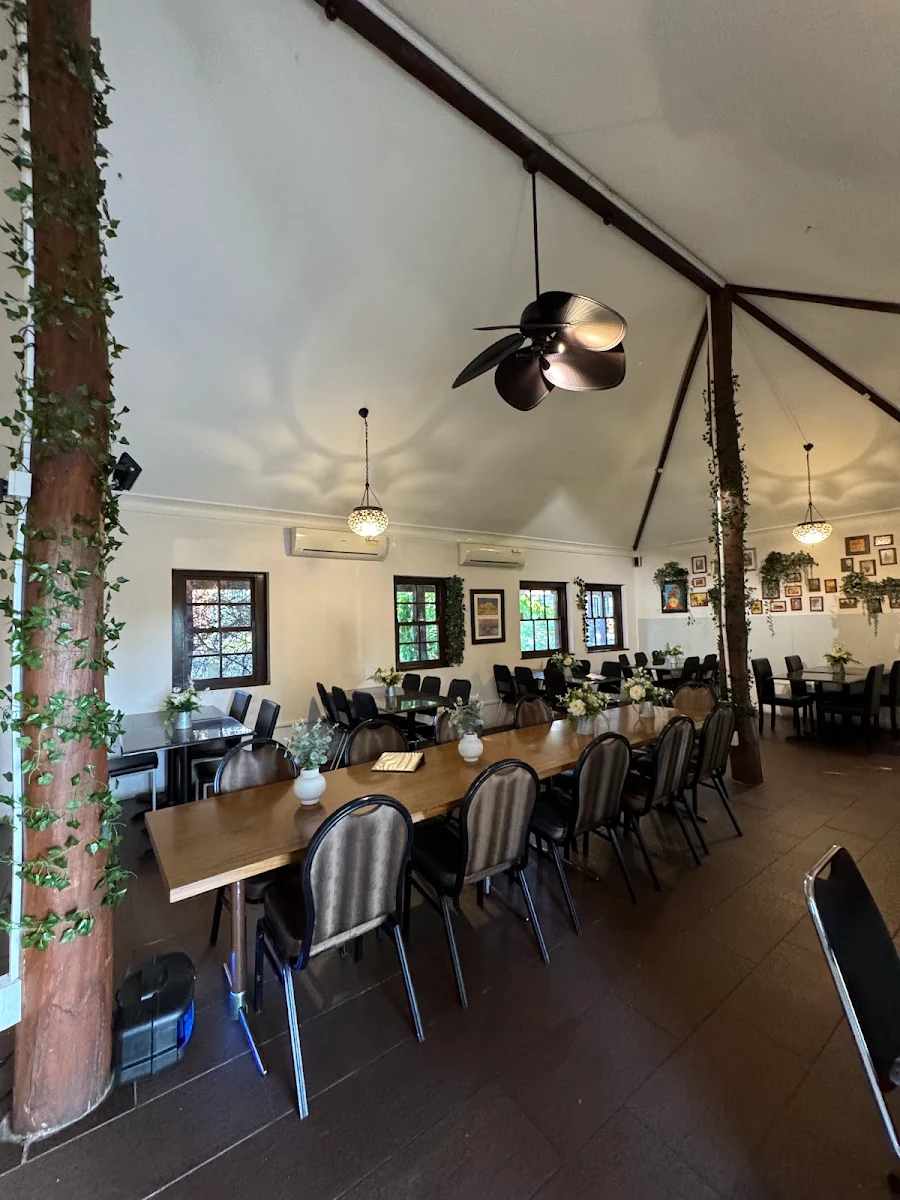 Vibe, Baaris Grill