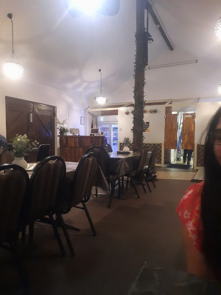 Vibe, Baaris Grill