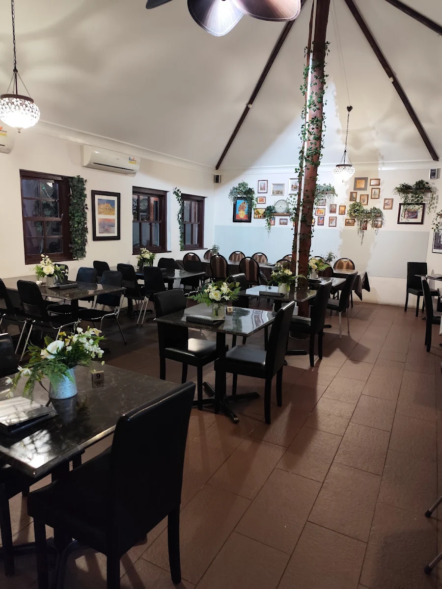 Vibe, Baaris Grill