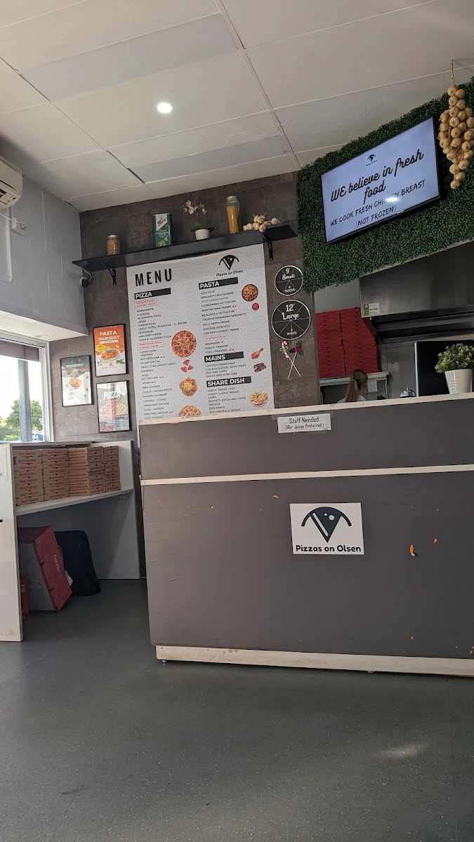 Menu, Pizzas On Olsen