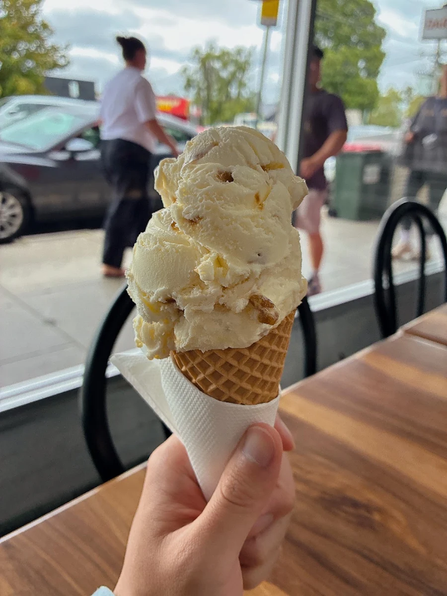 Food & drink, ROLLY'S ICE CREAMERY