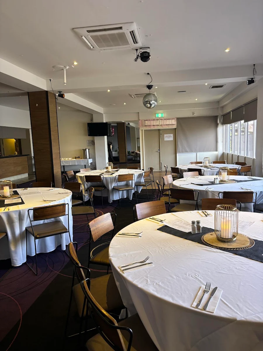 Vibe, Glengala Hotel