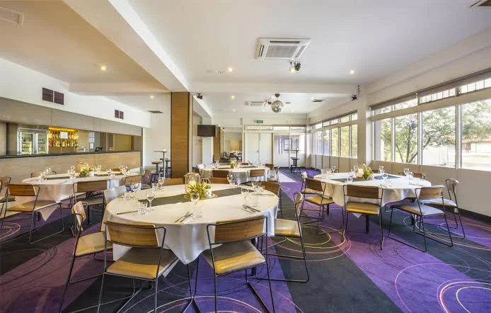 Vibe, Glengala Hotel