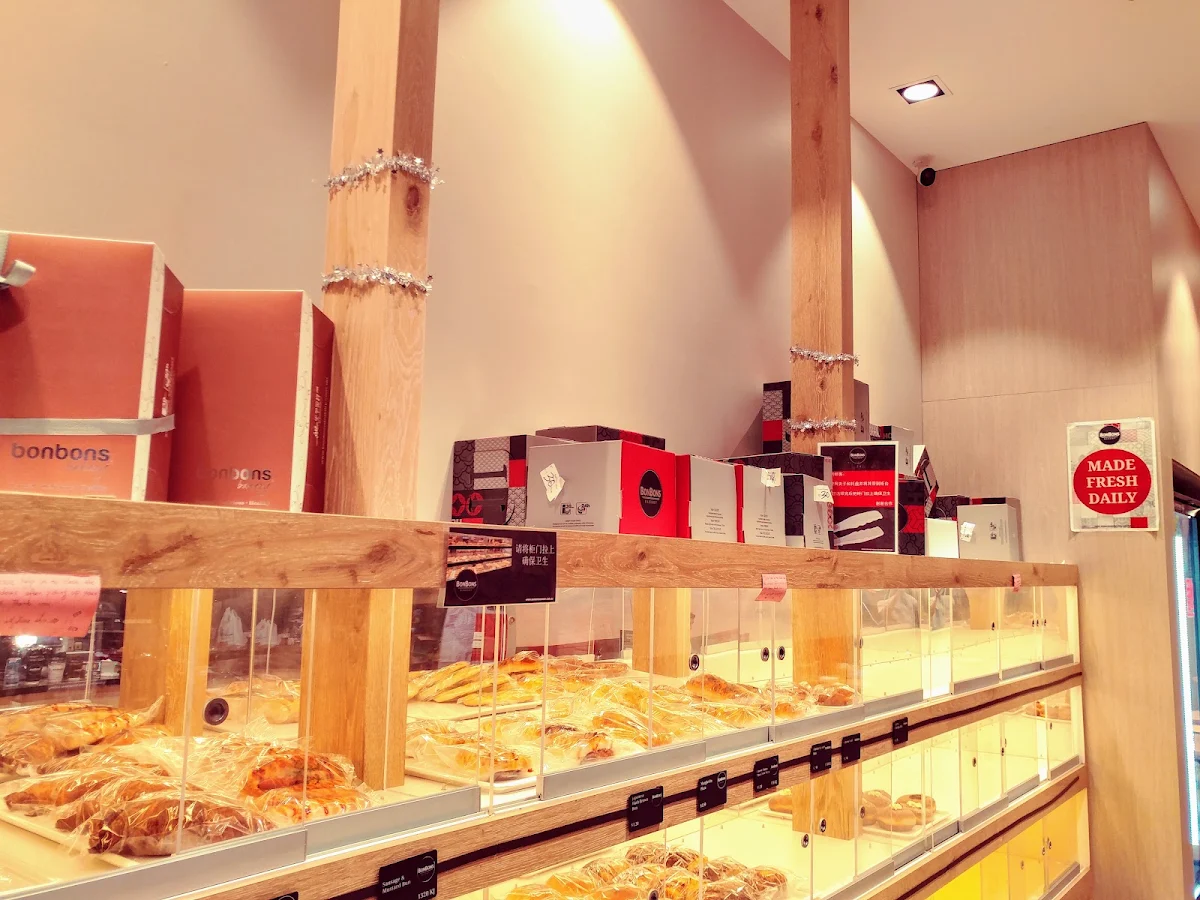 Vibe, Bonbons Bakery Abbotsford
