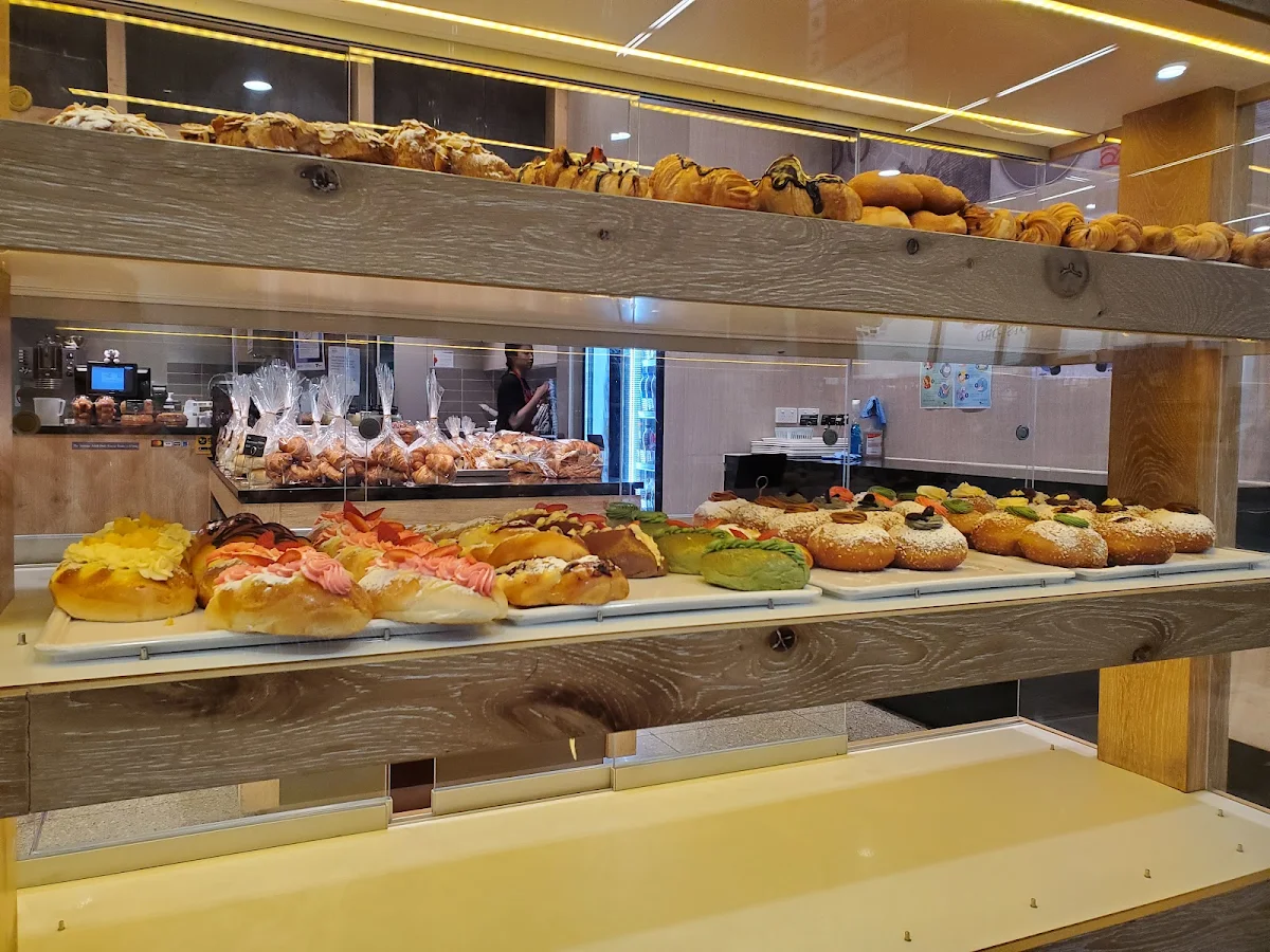 Vibe, Bonbons Bakery Abbotsford
