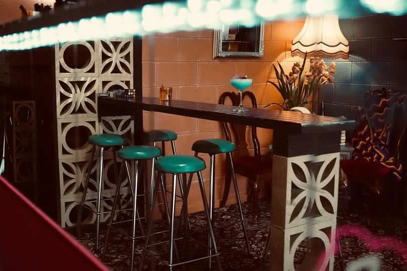 Vibe, Boomers Bar and Kitchen