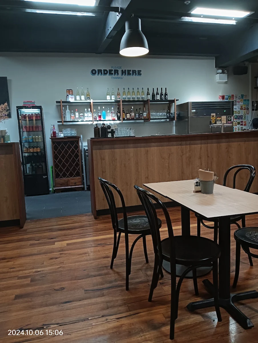 Vibe, 2 Smoking Barrels Barbecue Joint & Food truck