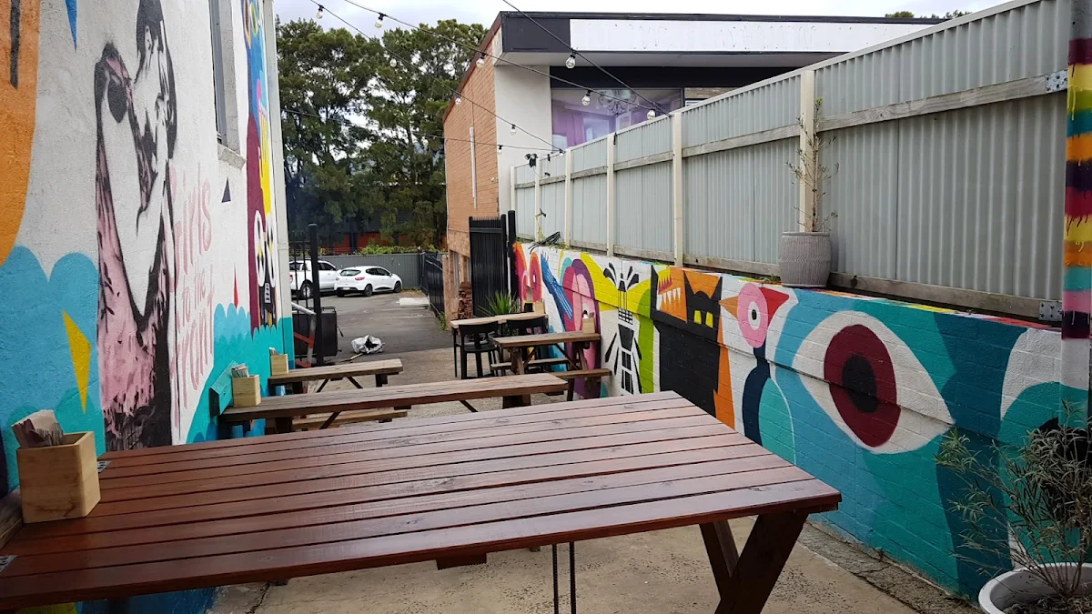 Vibe, 2 Smoking Barrels Barbecue Joint & Food truck