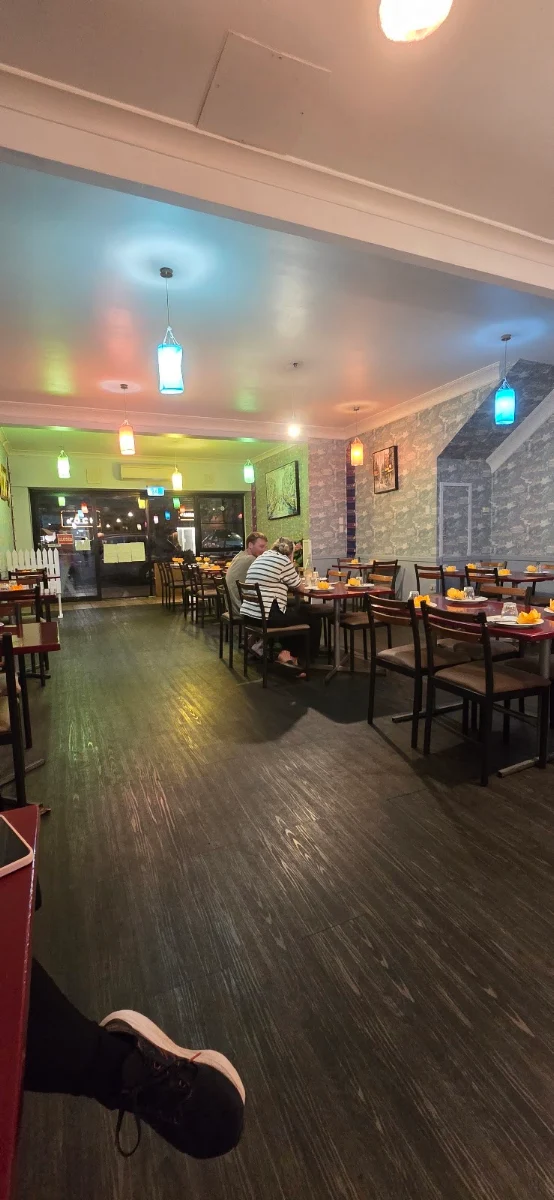 Vibe, Dee's Vintage Thai Restaurant