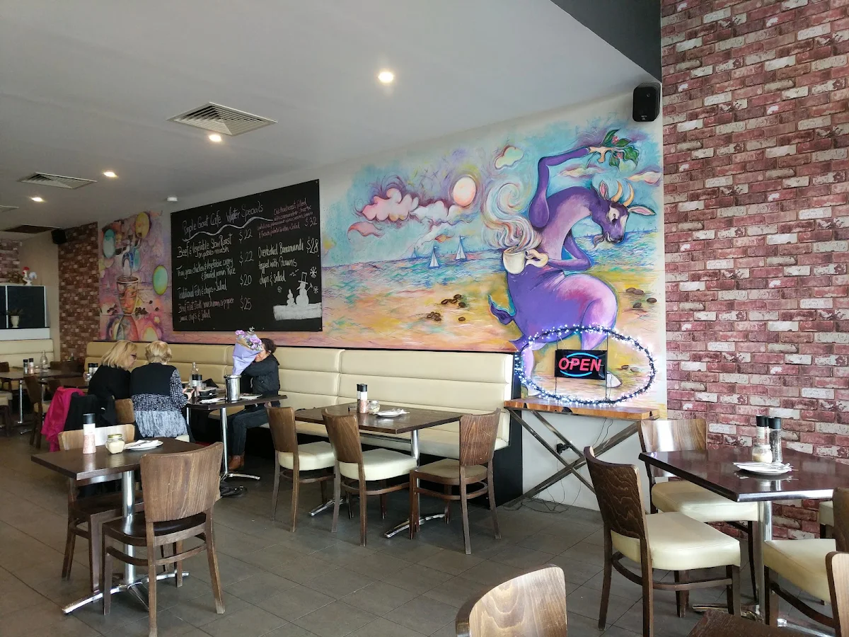 Vibe, Purple Goat Café