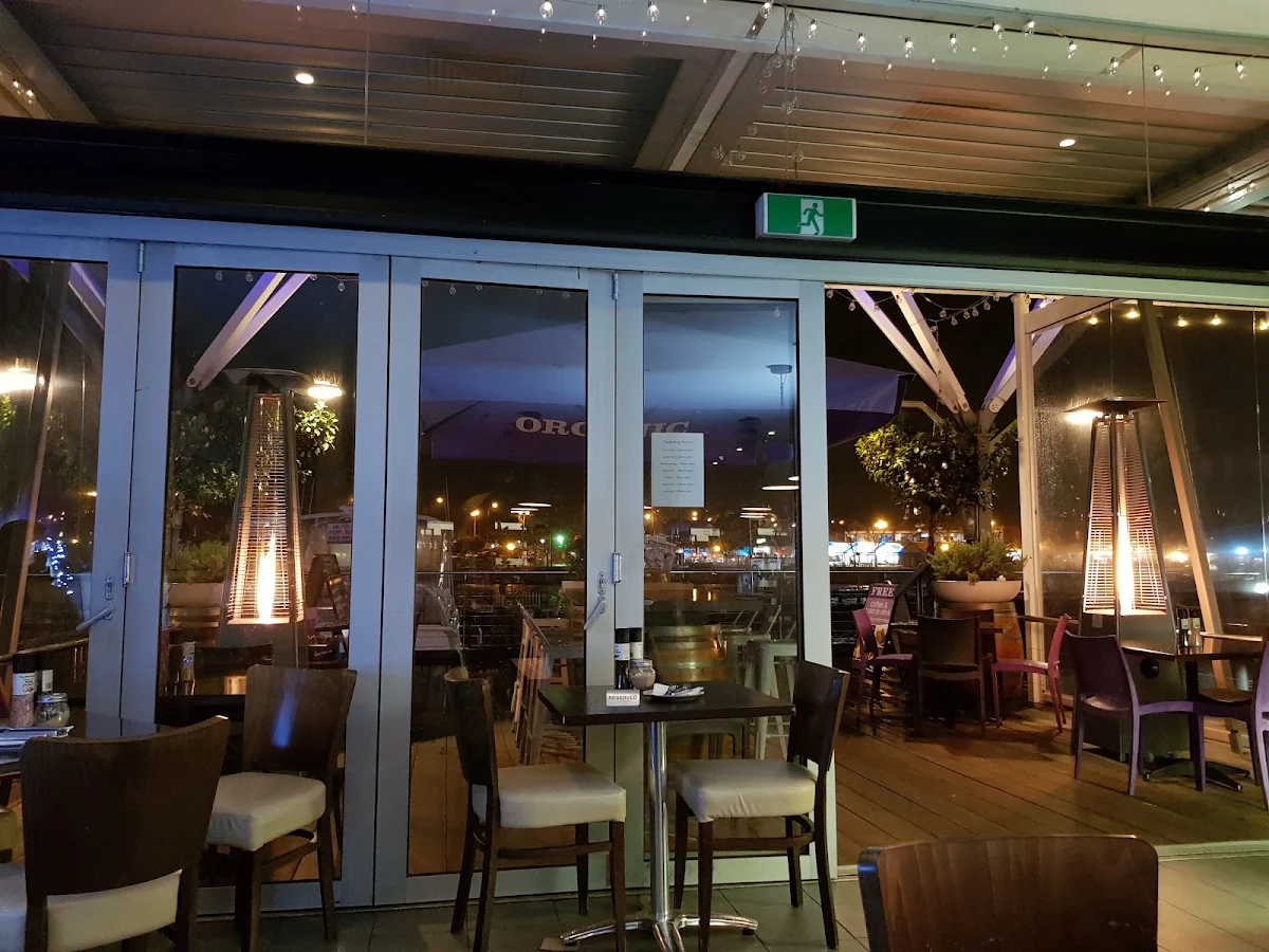 Vibe, Purple Goat Café