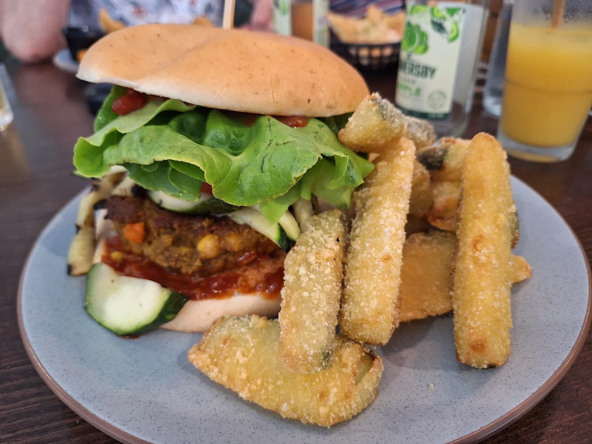 Food & drink, Victoria Hotel