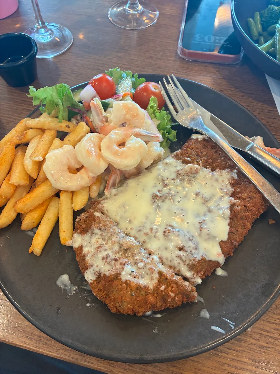 Food & drink, Victoria Hotel