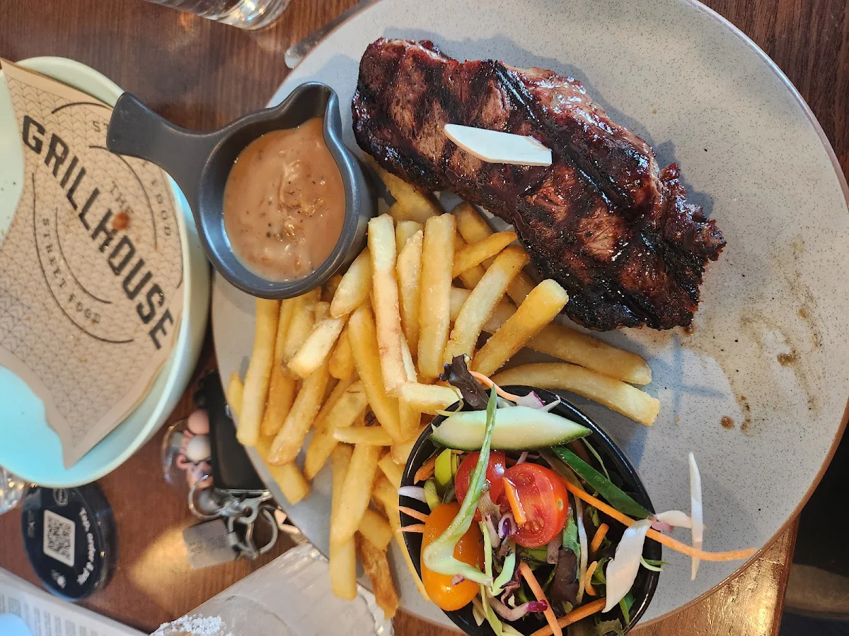 Food & drink, Victoria Hotel