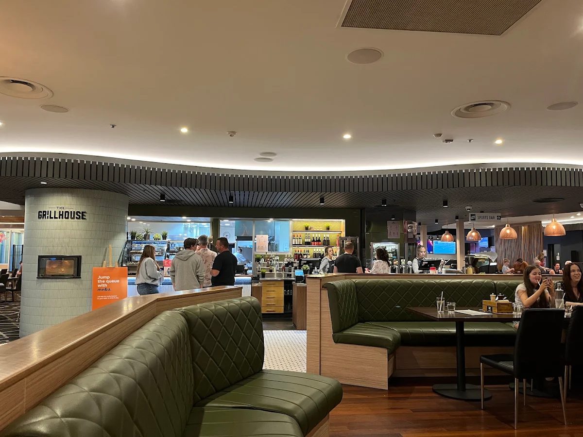 Vibe, Victoria Hotel