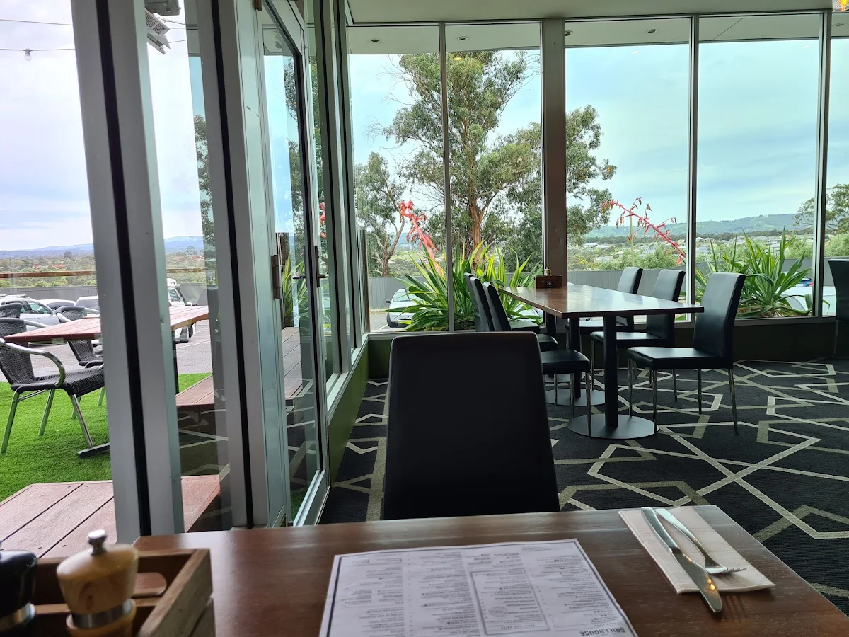 Vibe, Victoria Hotel